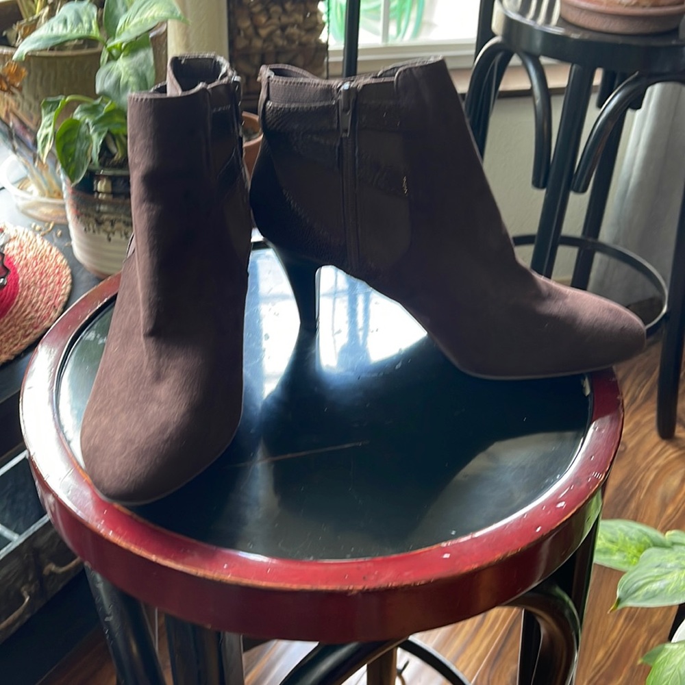 Karen Scott brown suede boots. Size 9.5